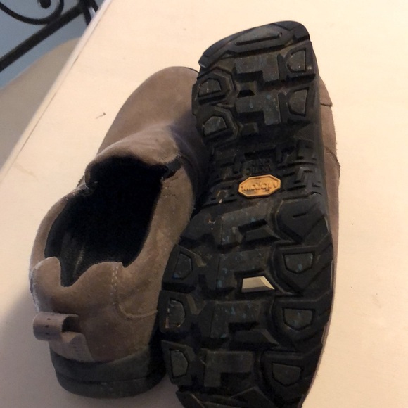 L L Bean genuine suede slip on flats size 6 - Picture 5 of 7